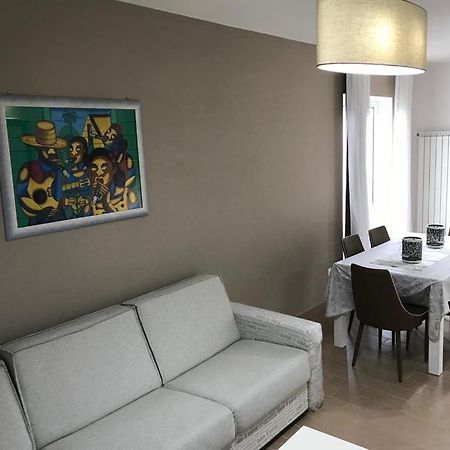 5 Miles Apt Apartment Rocca Cinquemiglia Bagian luar foto