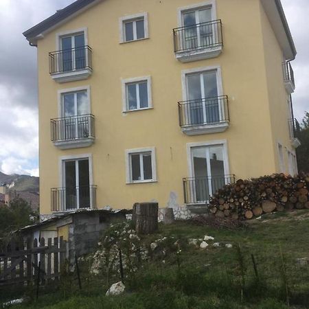 5 Miles Apt Apartment Rocca Cinquemiglia Bagian luar foto