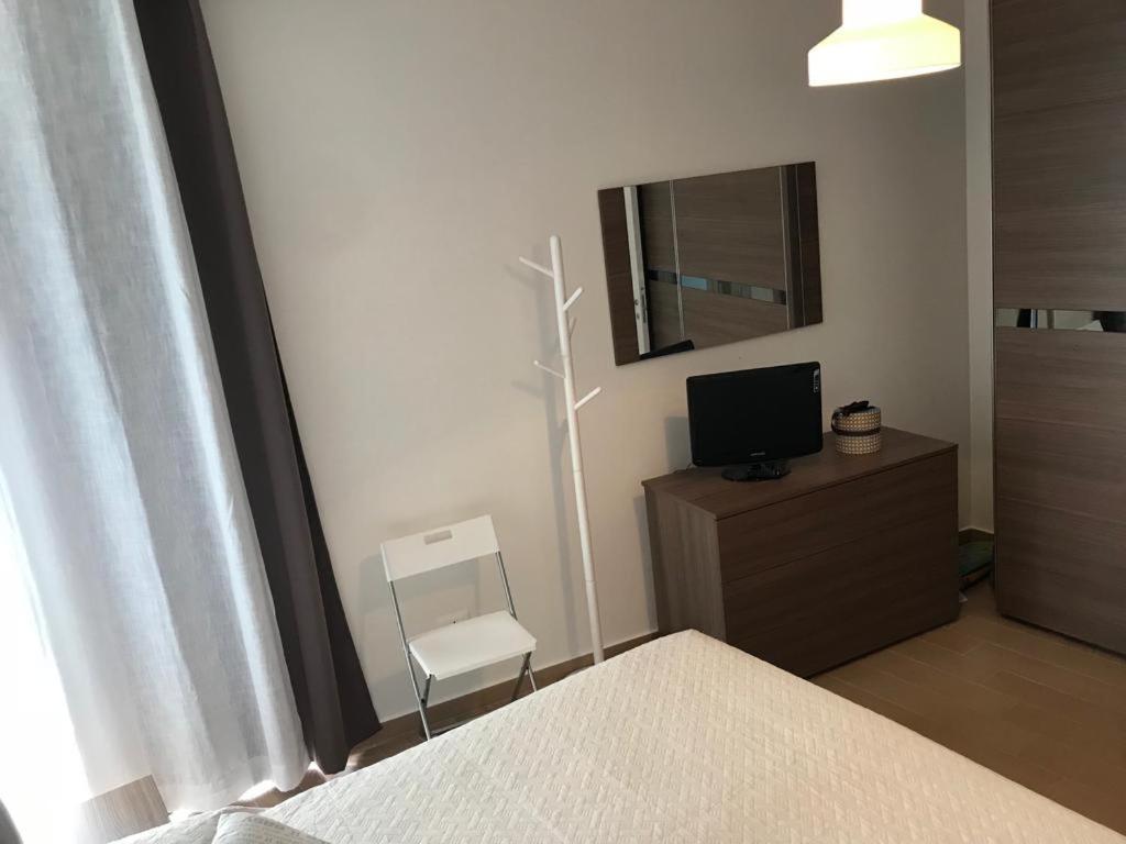 5 Miles Apt Apartment Rocca Cinquemiglia Bagian luar foto
